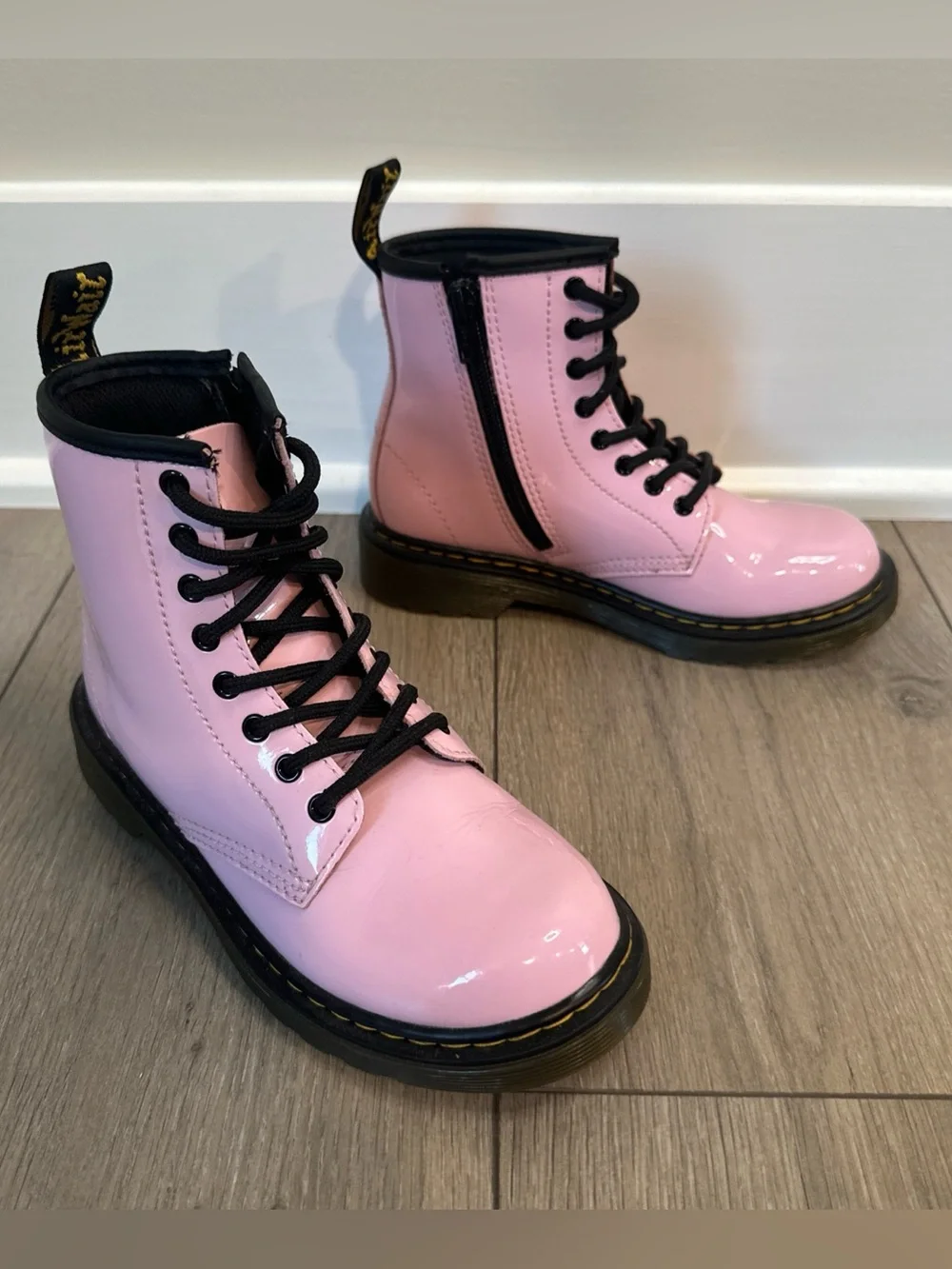 DR DOC MARTENS Girls Youth Size 1 Pink Boots Shoes 1460 J Patent Leather Zip